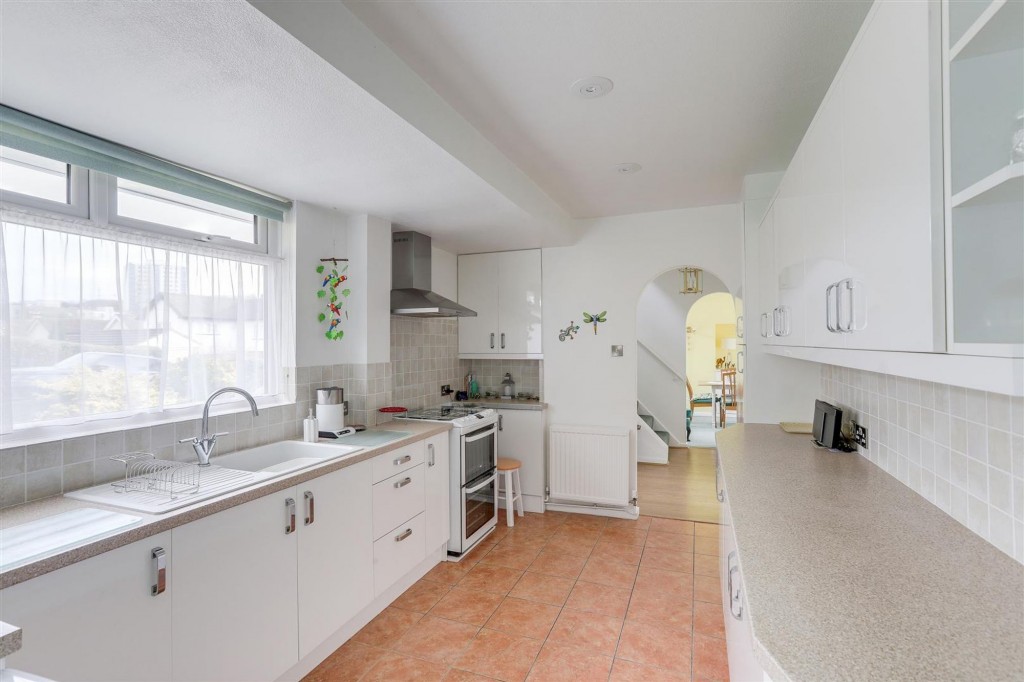 Elmswood Gardens, Nottingham, NG5