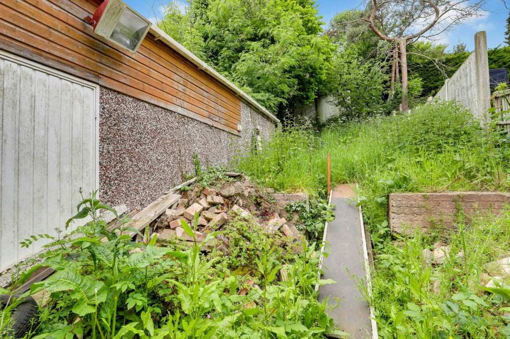 Midland Road, Carlton, NG4