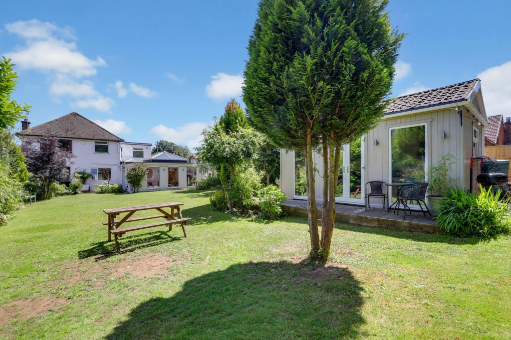 Temple Crescent, Nuthall, NG16