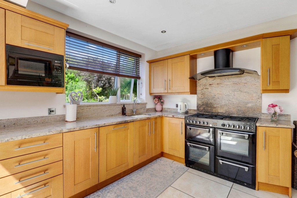 Temple Crescent, Nuthall, NG16