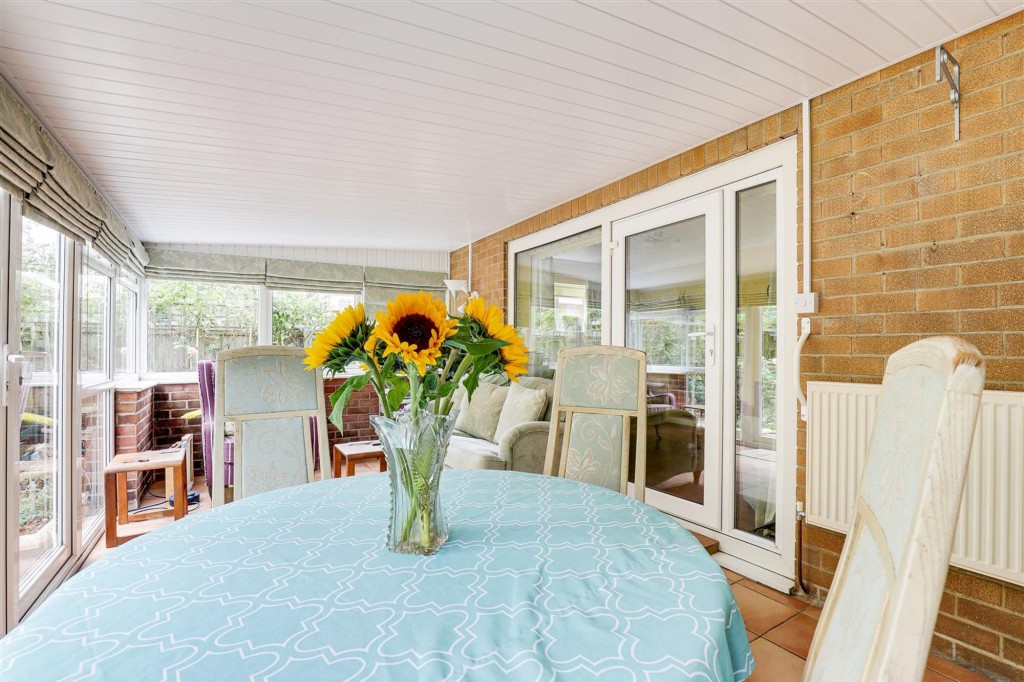 Leslie Grove, Calverton, NG14