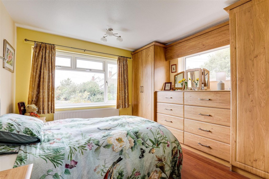 Leslie Grove, Calverton, NG14