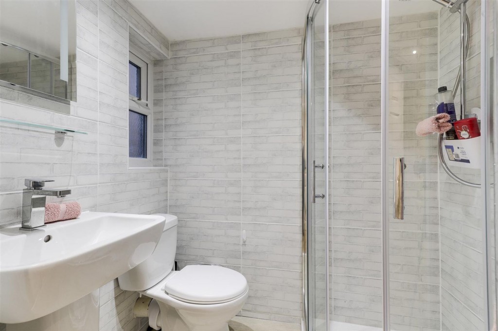 Robins Wood Road, Nottingham, NG8