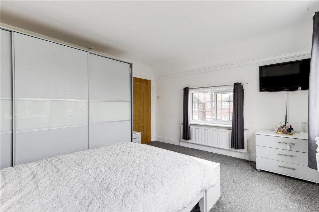 Robins Wood Road, Nottingham, NG8