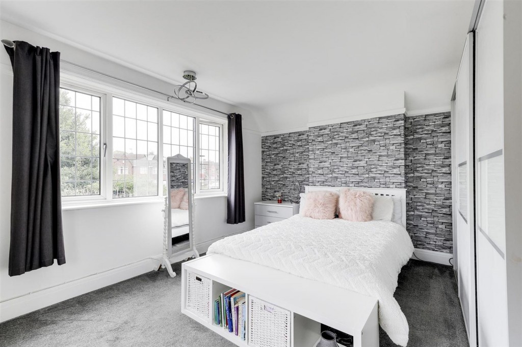 Robins Wood Road, Nottingham, NG8