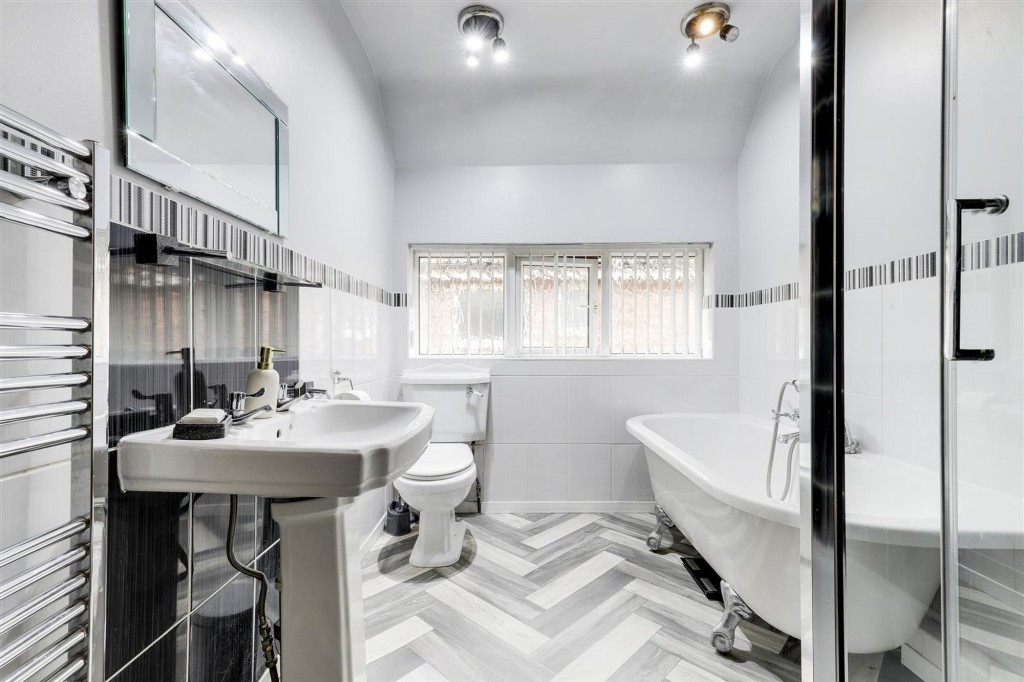 Robins Wood Road, Nottingham, NG8