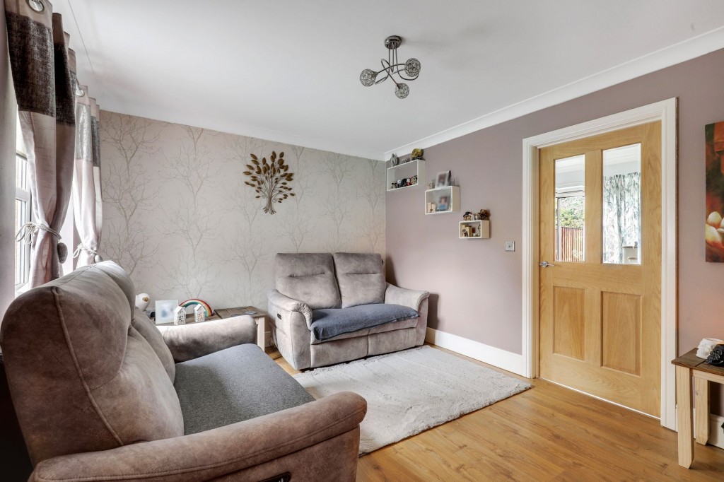 Edmonstone Crescent, Nottingham, NG5