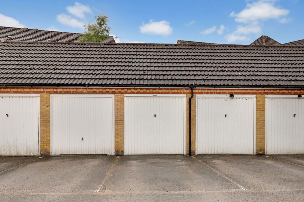 Edmonstone Crescent, Nottingham, NG5