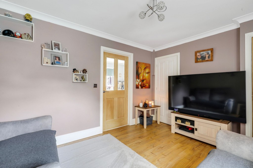 Edmonstone Crescent, Nottingham, NG5