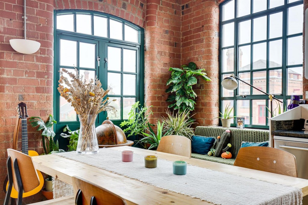 Raleigh Street, Raleigh Square Raleigh Street, NG7