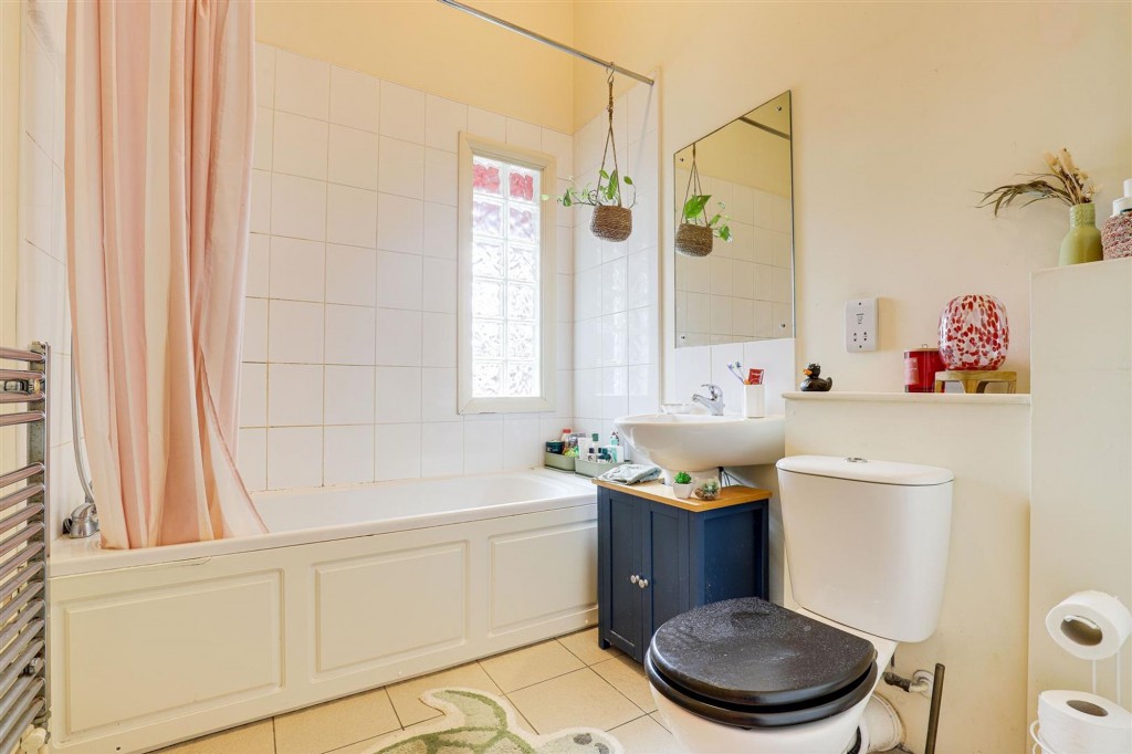 Raleigh Street, Raleigh Square Raleigh Street, NG7