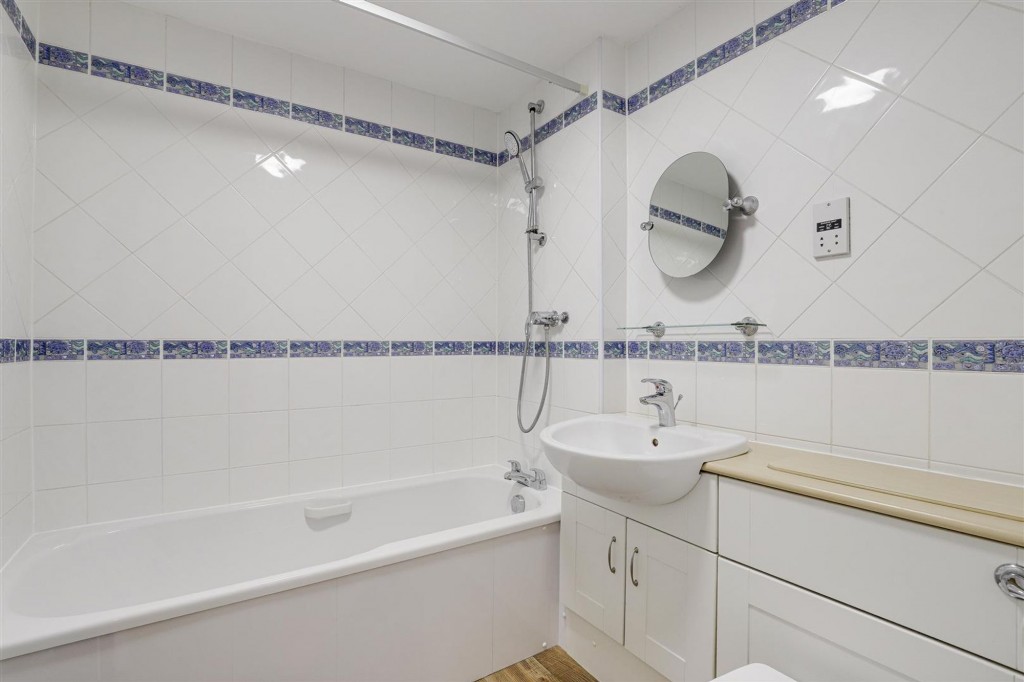 Old Lodge Drive, Nottingham, NG5