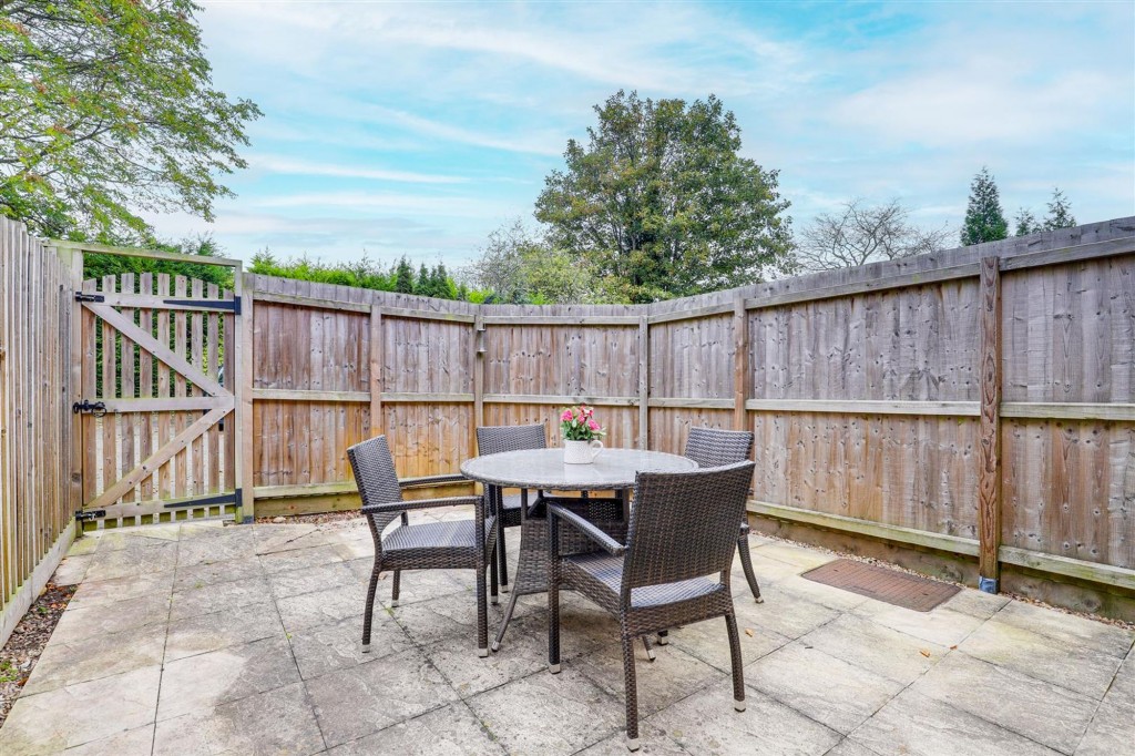 Old Lodge Drive, Nottingham, NG5