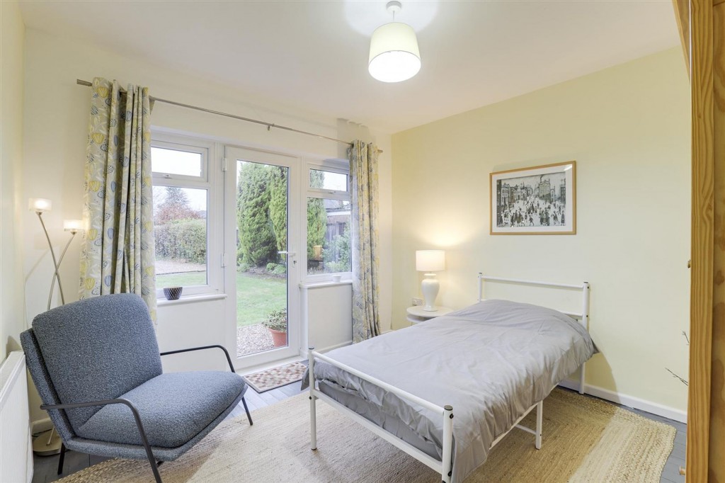 Burnside Drive, Bramcote, NG9
