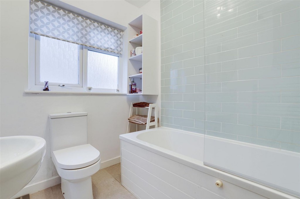 Burnside Drive, Bramcote, NG9