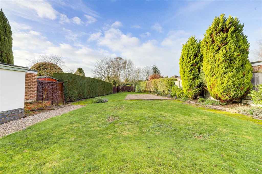 Burnside Drive, Bramcote, NG9