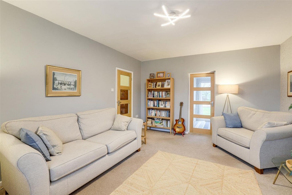 Burnside Drive, Bramcote, NG9