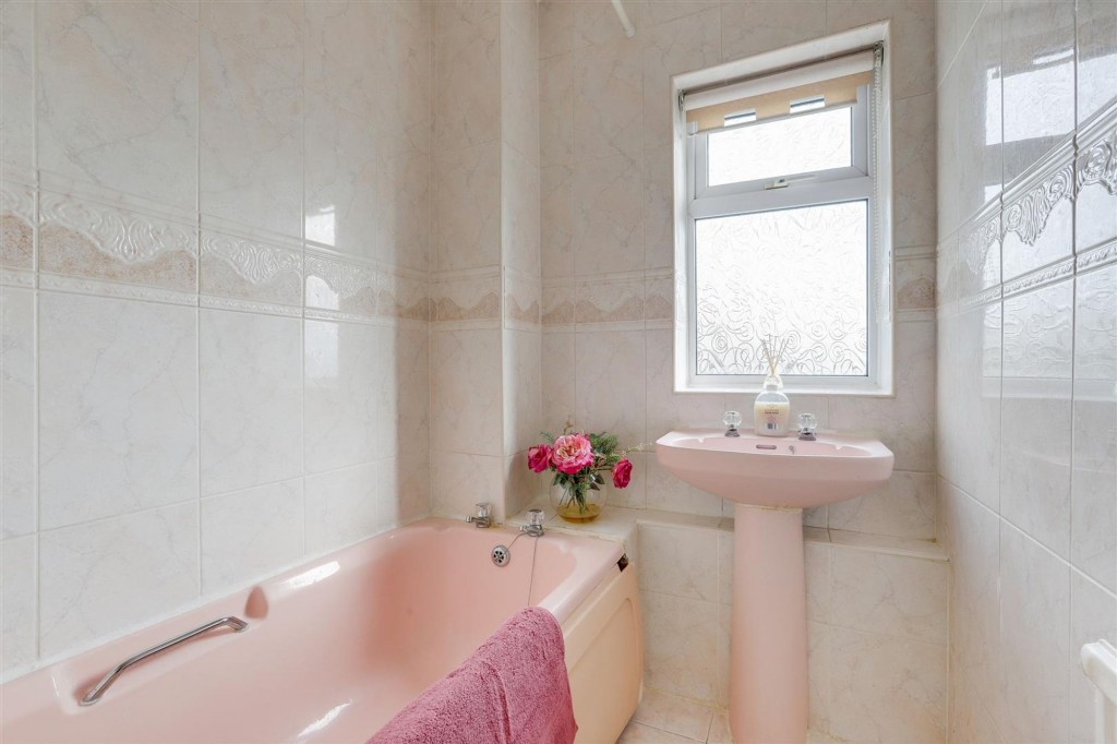 Mildenhall Crescent, Nottingham, NG5