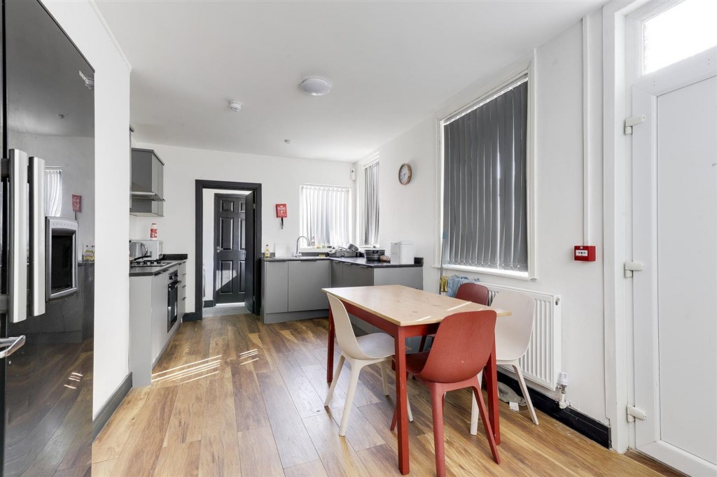 Highbury Road, Nottingham, NG6