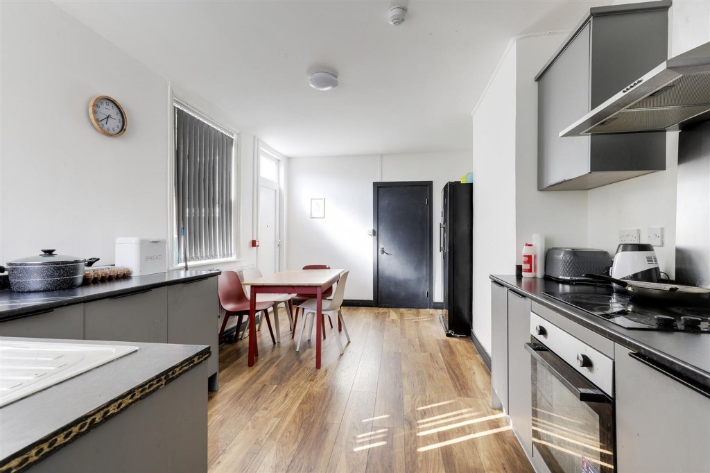 Highbury Road, Nottingham, NG6