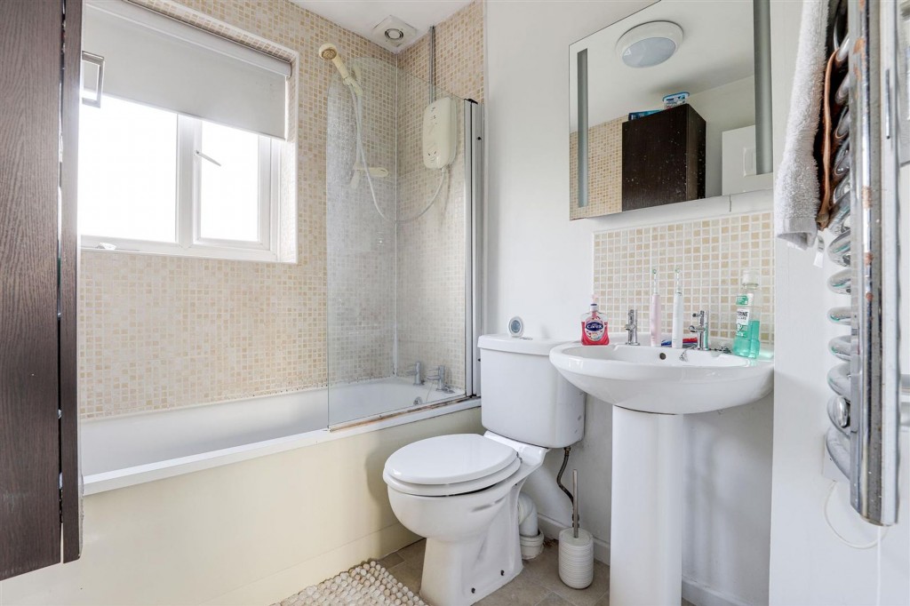 Tudor Close, Colwick, NG4