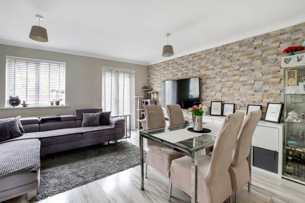 Edmonstone Crescent, Nottingham, NG5