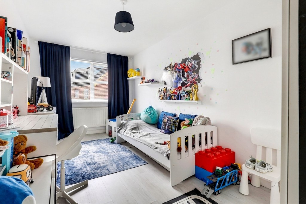 Edmonstone Crescent, Nottingham, NG5