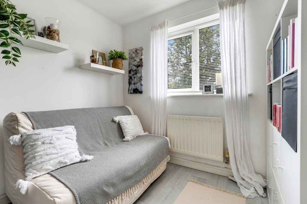 Edmonstone Crescent, Nottingham, NG5