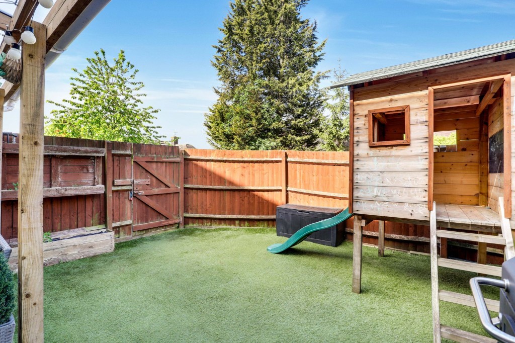 Edmonstone Crescent, Nottingham, NG5