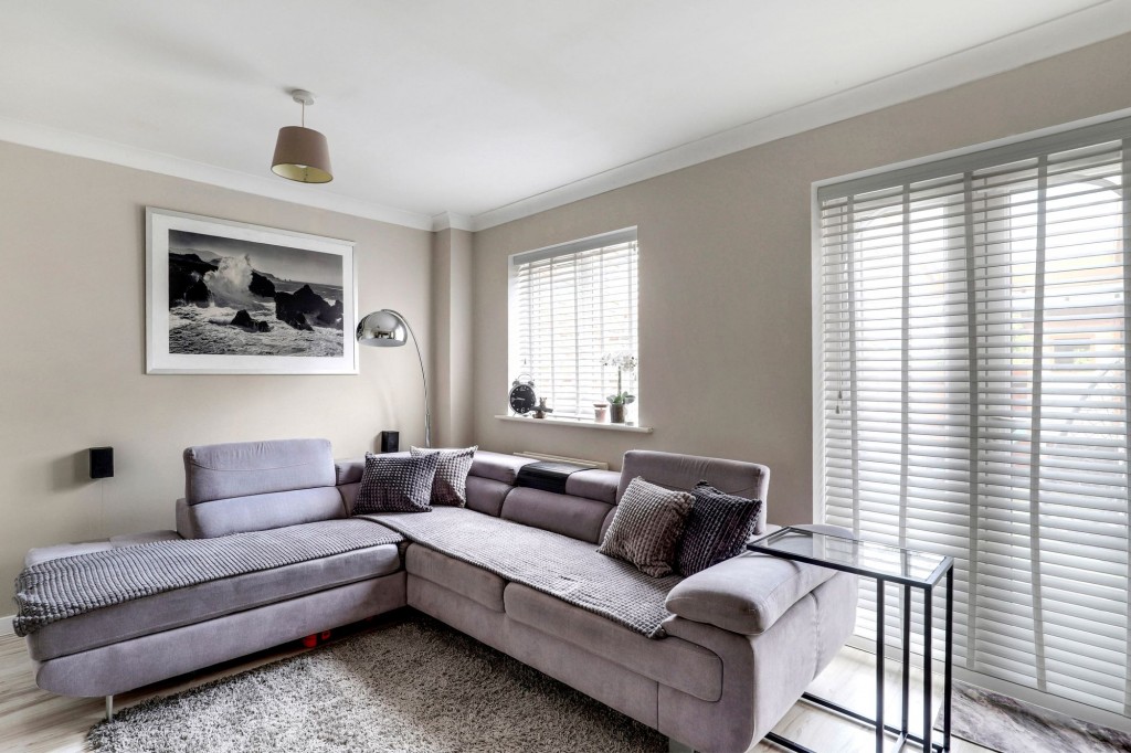 Edmonstone Crescent, Nottingham, NG5