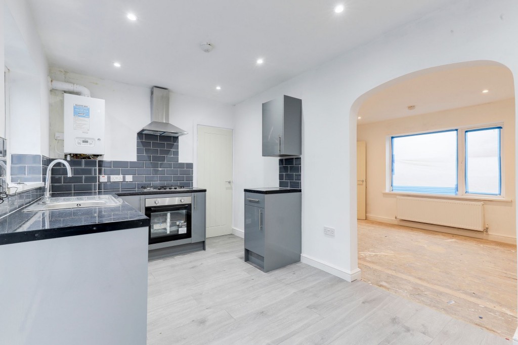 Denewood Crescent, Nottingham, NG8