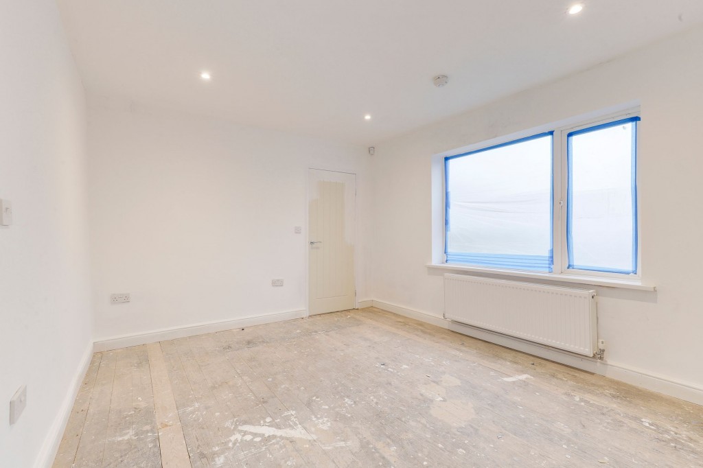 Denewood Crescent, Nottingham, NG8