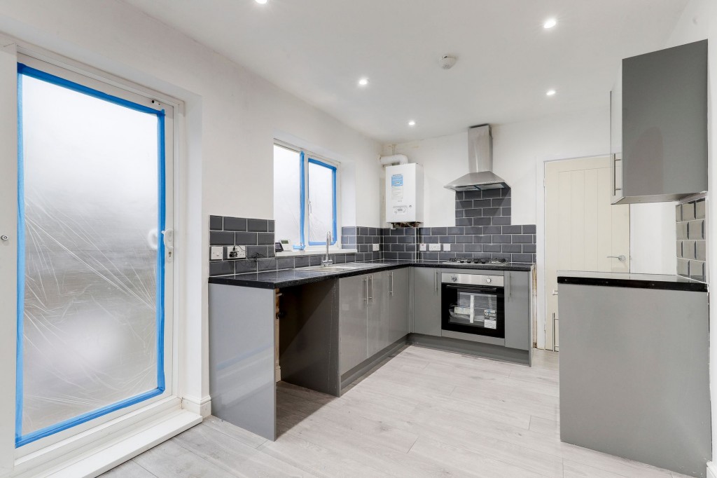 Denewood Crescent, Nottingham, NG8