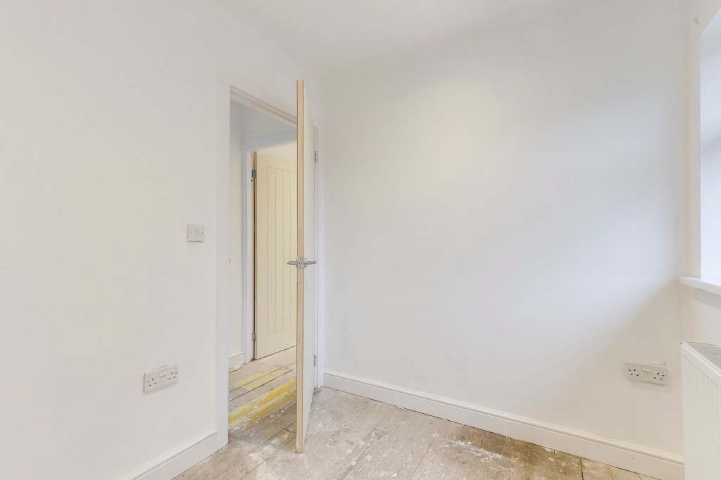 Denewood Crescent, Nottingham, NG8