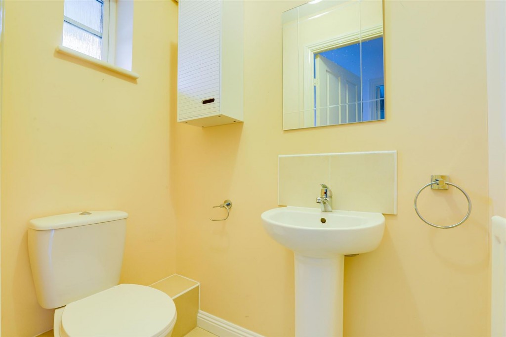 Park Drive, Hucknall, NG15