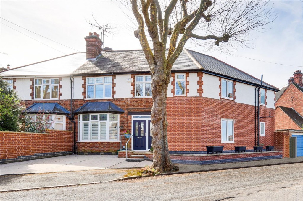 Woodland Grove, Woodthorpe, NG5