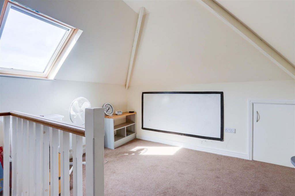 Woodland Grove, Woodthorpe, NG5