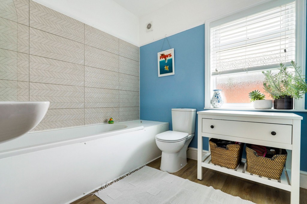 Central Avenue, New Basford, NG7