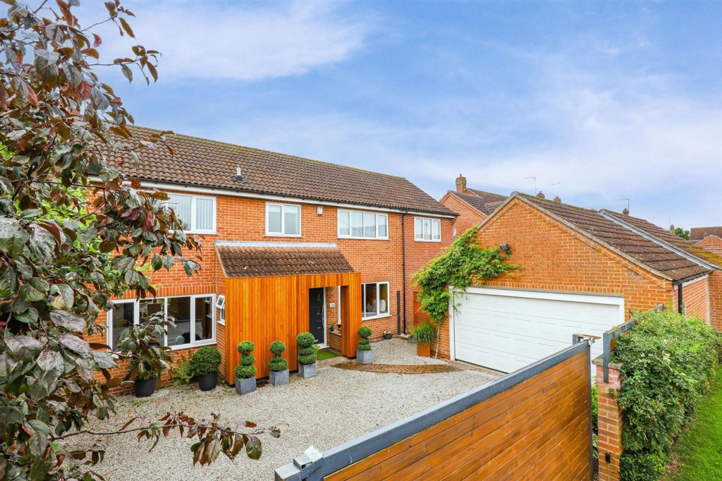 Longmead Drive, Fiskerton, NG25