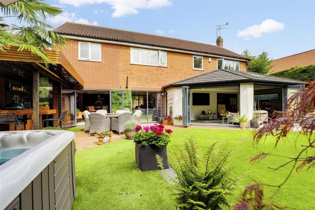 Longmead Drive, Fiskerton, NG25