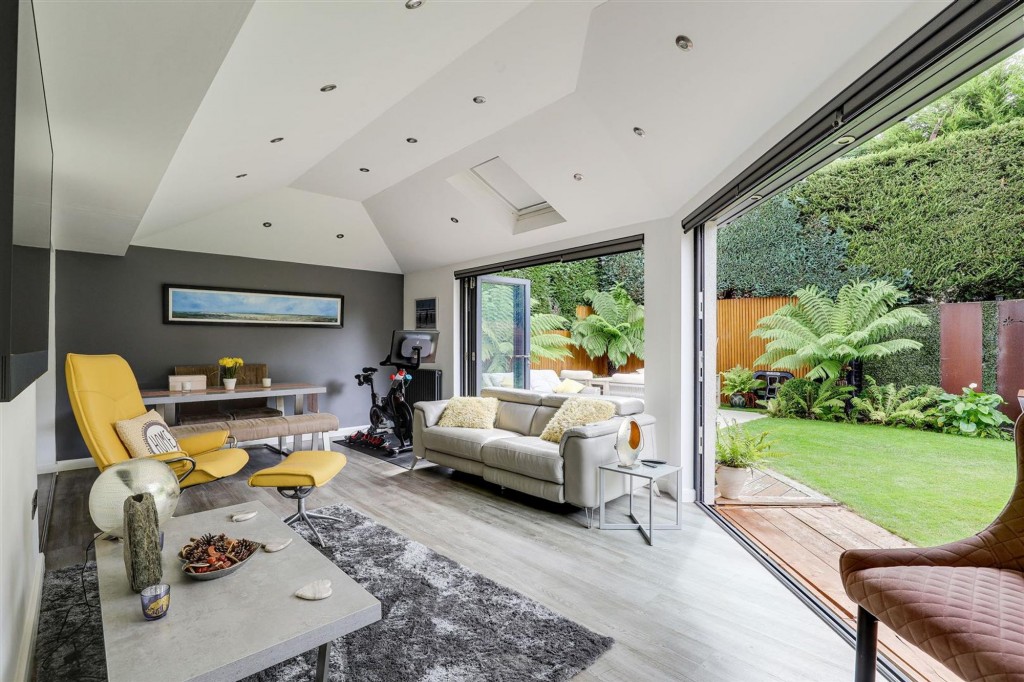 Longmead Drive, Fiskerton, NG25