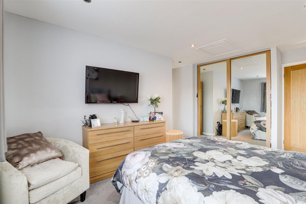 Longmead Drive, Fiskerton, NG25