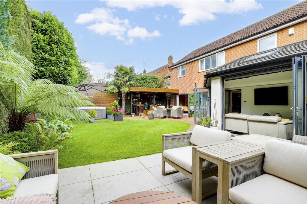 Longmead Drive, Fiskerton, NG25