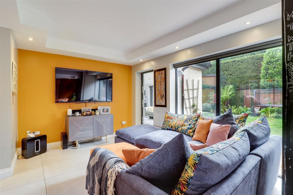 Longmead Drive, Fiskerton, NG25