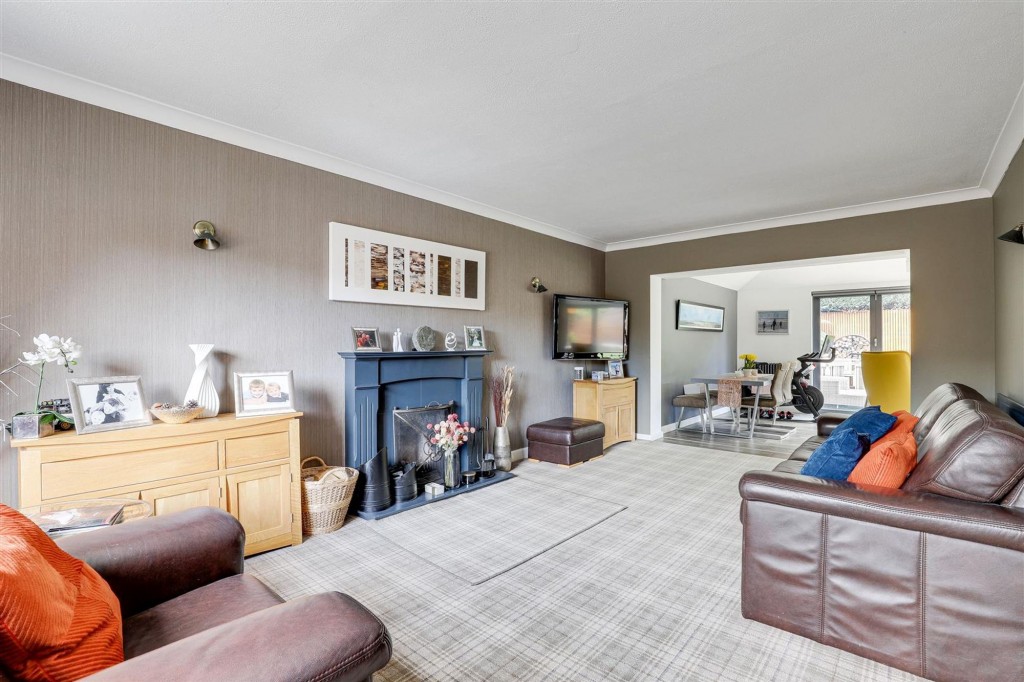 Longmead Drive, Fiskerton, NG25