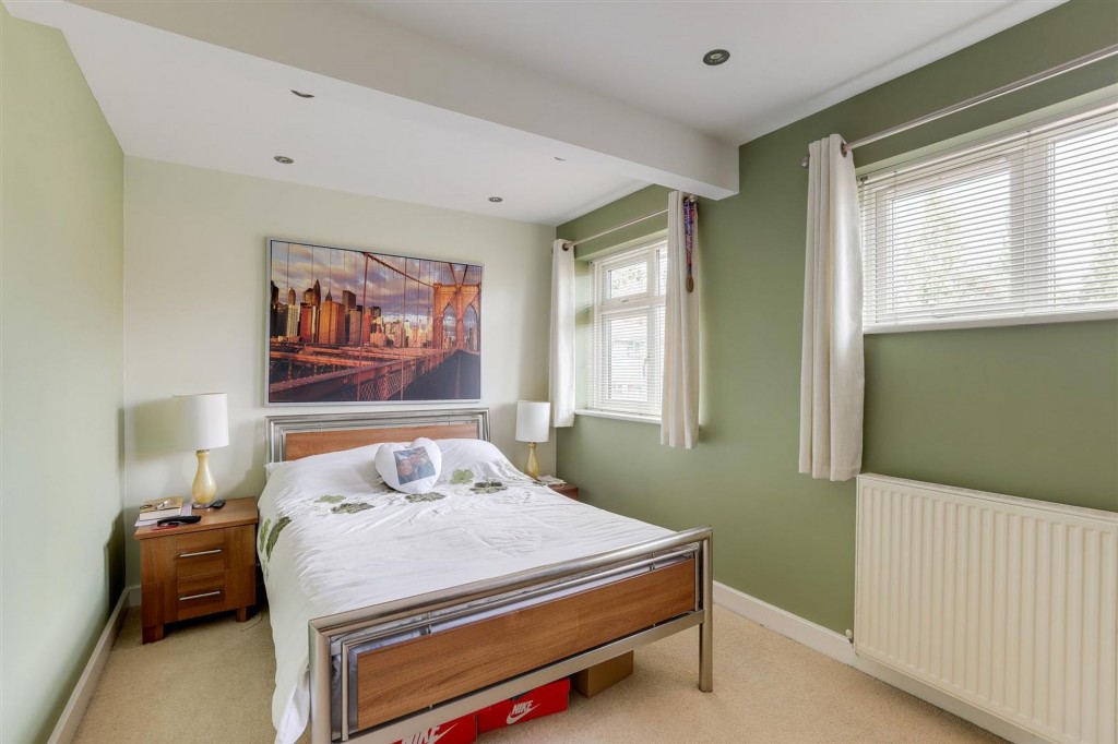 Fearnleigh Drive, Nottingham, NG6