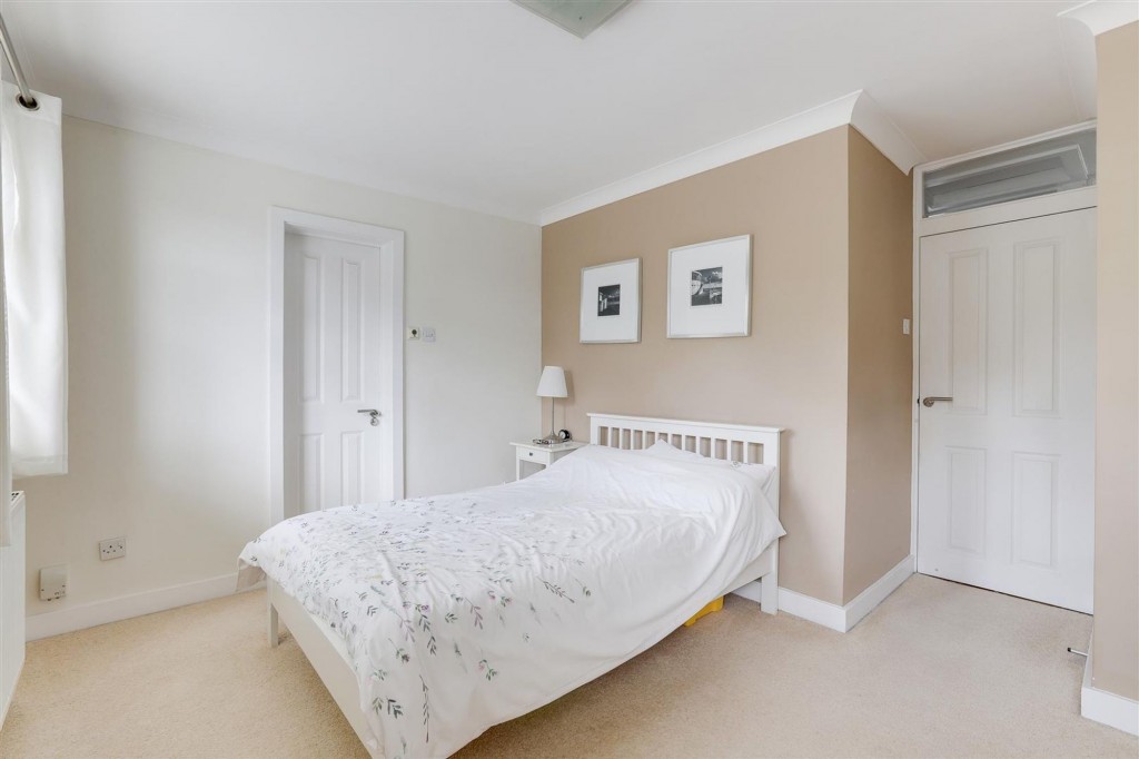 Fearnleigh Drive, Nottingham, NG6