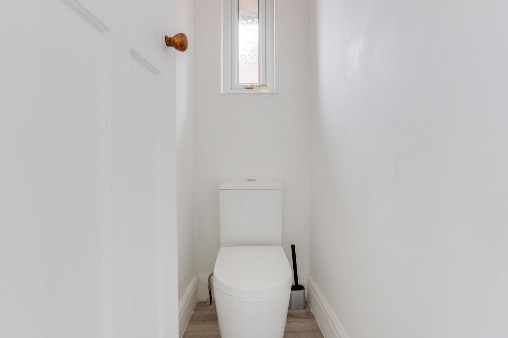 Watcombe Circus, Nottingham, NG5