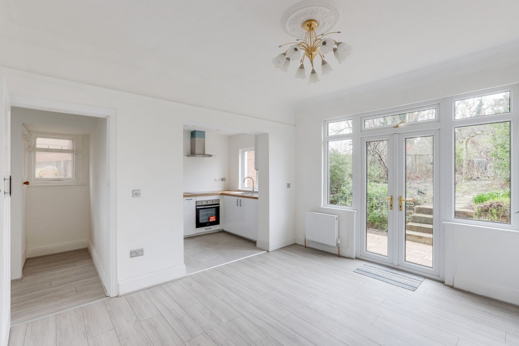 Watcombe Circus, Nottingham, NG5