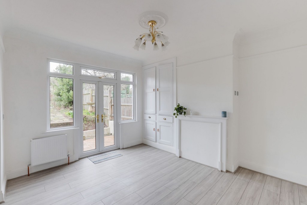 Watcombe Circus, Nottingham, NG5